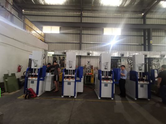 Máy đúc phun dọc nhựa 30T 6.7kW Với lực phun 13 KN Bảo trì thấp