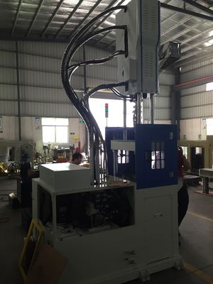 55T Máy đúc phun thẳng đứng tốc độ cao 12kW 1 năm bảo hành