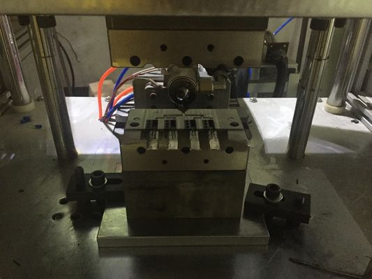 56g Máy đúc phun dính nóng nóng áp thấp với trạm hai