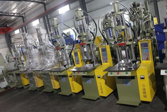 Máy đúc phun nhựa thẳng đứng robot 45T với nhịp phun 45mm