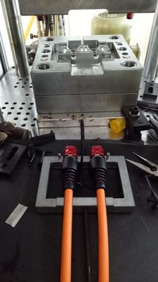 Máy đúc phun dọc nhựa 45T 110 Cm3