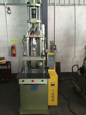 Máy đúc phun dọc nhựa nhỏ 30 tấn đường kính vít 25mm