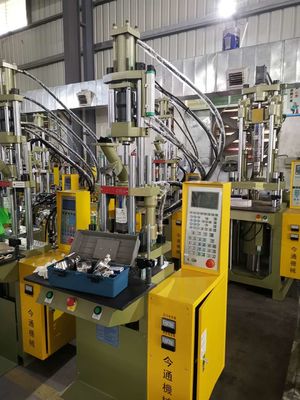 Máy đúc phun thẳng đứng PE PVC nhỏ 30T